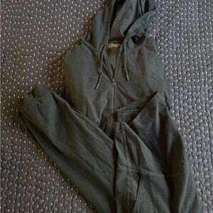 Beyond Yoga navy matching pants and jacket